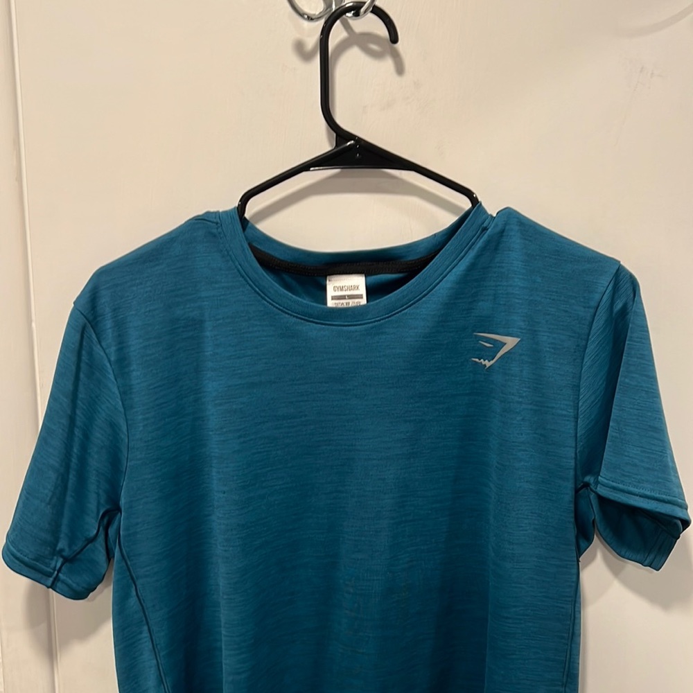 Gymshark workout tee (LARGE)